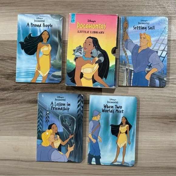 Walt Disney Little Library 4 Book Set Pocahontas 1995 - Picture 1 of 3